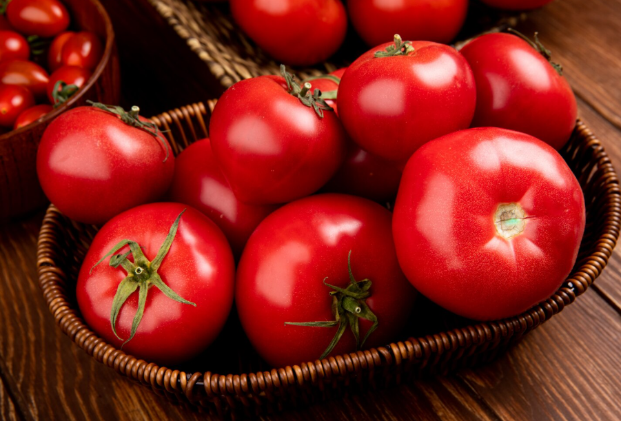 Tomato ( टमाटर )