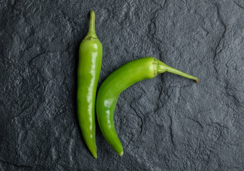 green chili ( हरी मिर्च )